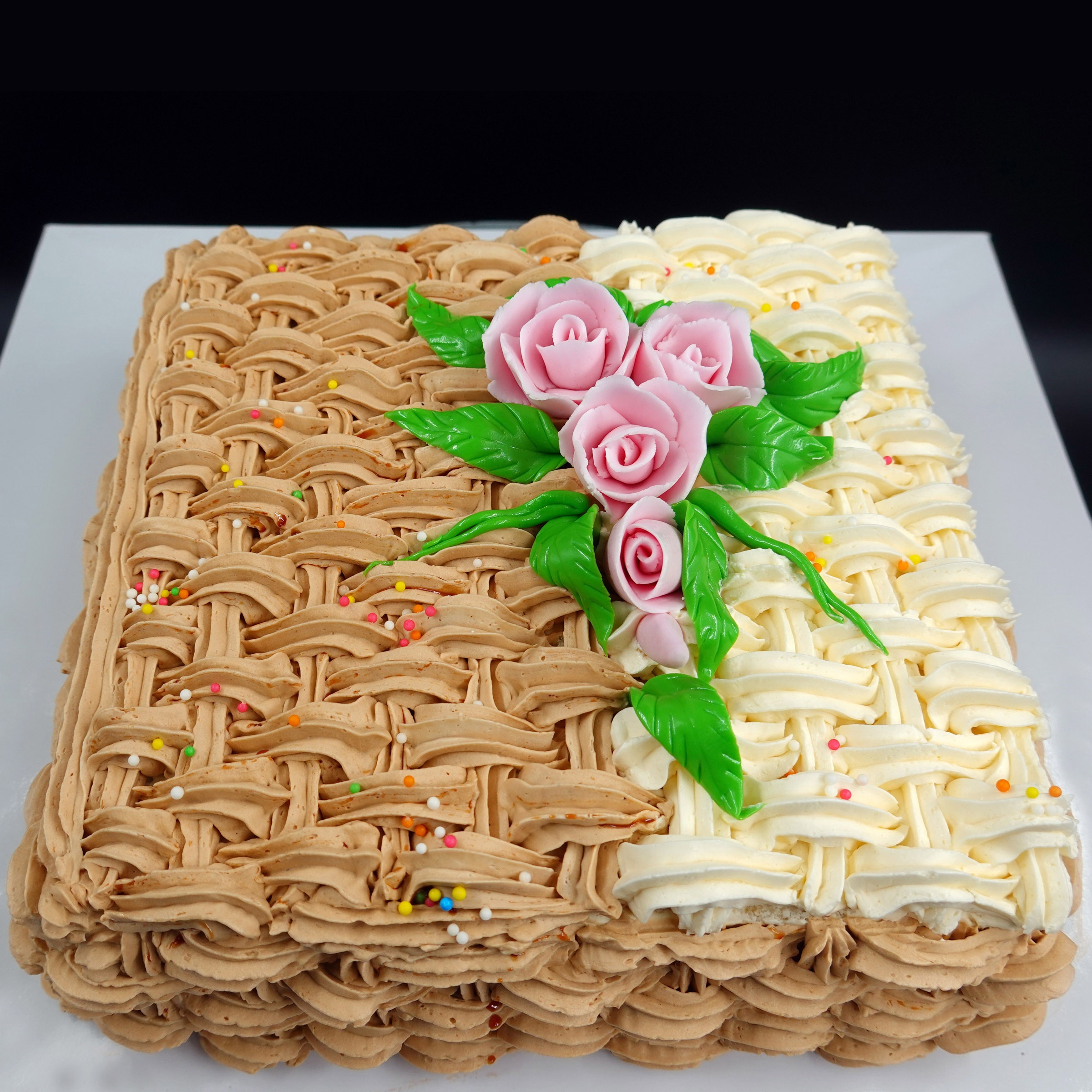 FLOWER BASKET | If you thought cakes couldn't get any prettier then you  haven't seen this one! | By MetDaan Cakes | You ready to make a pretty flower  basket cake? Because